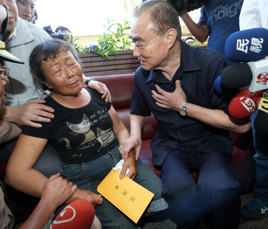 台雄三飞弹“误射”案:被射船长家属获赔3484万 台雄三飞弹“误射”案:被射船长家属获赔3484万