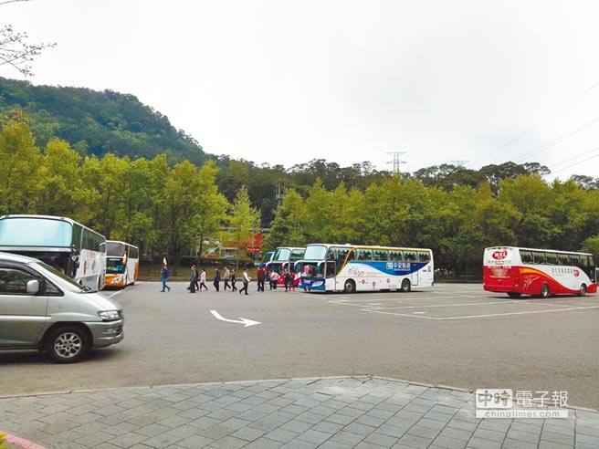 陆客急冻“离岛配额”50万“等无人” 陆客急冻“离岛配额”50万“等无人”