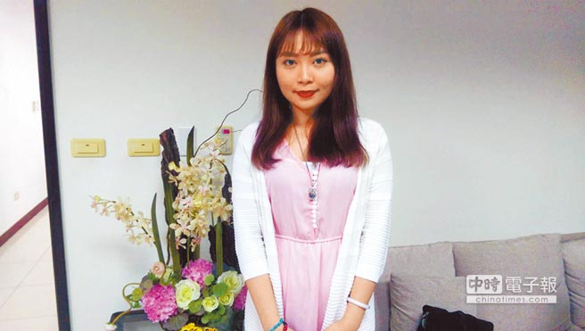 �������й��¸�����̨������ѡ ����Ů��"��ɤ"���