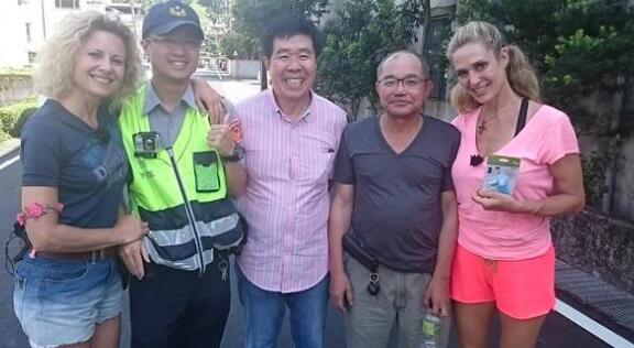 外国女拍实境秀走不动 暖警助投宿 外国女拍实境秀走不动 暖警助投宿