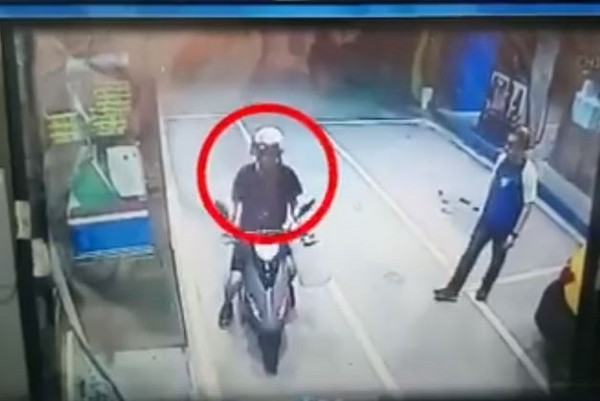 多疑受排挤 台一29岁男子火烧自己家致多人受伤 多疑受排挤 台一29岁男子火烧自己家致多人受伤