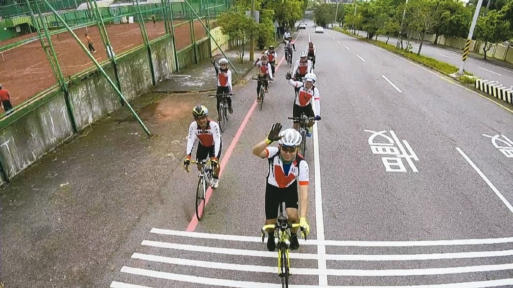 自行车道设后不理成蚊子建设 台湾民众叫苦不