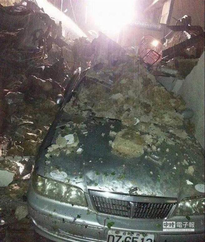 7月23日晚,台湾复兴班机迫降现场照。 7月23日晚,台湾复兴班机迫降现场照。