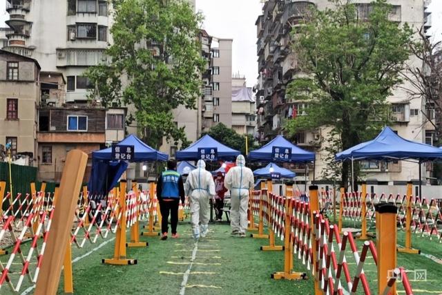 现场直击|央广网记者探访福州核酸采样工作站新设备