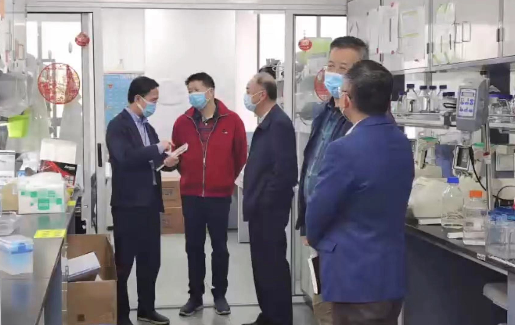 һ��򿪡����к��ӡ�����������ѧ���������ڵ�ʵ���Ҽ���