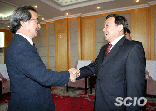 王晨主任会见联合国副秘书长、新闻部部长赤阪清隆先生(国新办杨同贺摄影) 王晨主任会见联合国副秘书长、新闻部部长赤阪清隆先生(国新办杨同贺摄影)