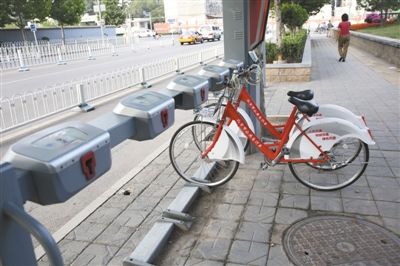 ���գ�������̳���Ÿ����Ĺ������г��⳵�㣬һЩ���г���δ�黹���������г�ʹ���ʺ���ת�ʳ��������������ճ�����ת���ѳ�2.5�Ρ�9�¡�10�£���Щվ�ĳ�����ת��һ�쳬��10�Ρ�