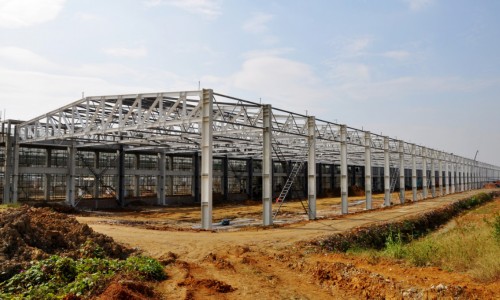 新建成都动车段整编静调库钢结构吊装顺利完成