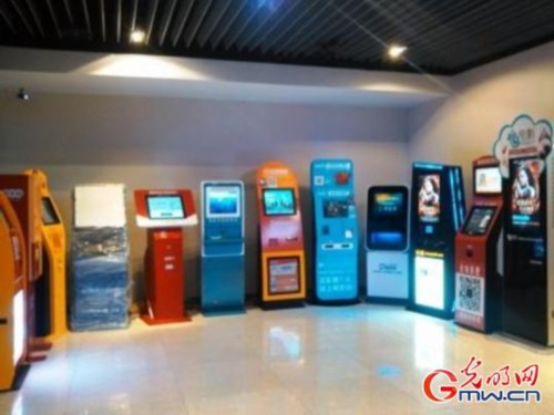 全国电影票房突破200亿 购票方式大PK