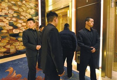 亿万富翁贴身保镖:保障安全兼顾买菜带孩子