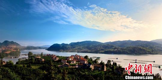 湖北宜昌将取缔清江3万个网箱筹建生态康养实验区