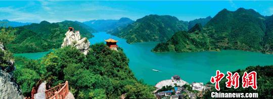 清江画廊武落钟离山 易石轩 摄 清江画廊武落钟离山 易石轩 摄