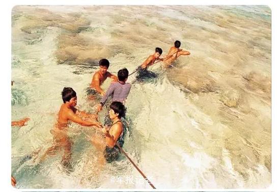 副军长讲述南海守礁生活:狗上礁三个月后就疯了 副军长讲述南海守礁生活:狗上礁三个月后就疯了