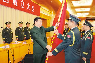 解放军调整组建五大战区 习近平授予军旗发布训令