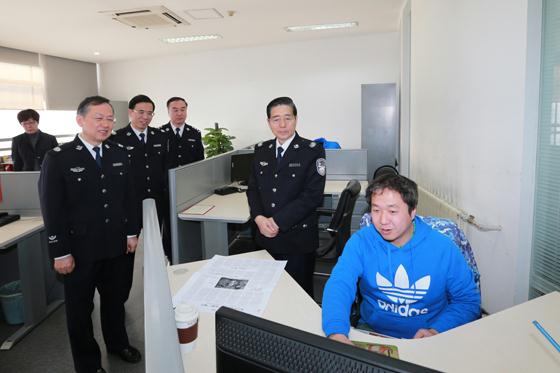 郭声琨:让新闻文化宣传成助推公安事业发展的动力 郭声琨:让新闻文化宣传成助推公安事业发展的动力