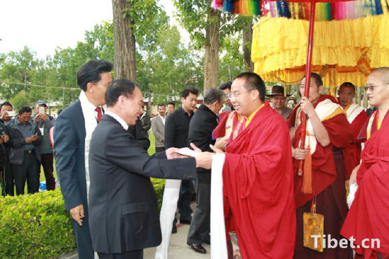 ������λز� ��˭ȥӭ���ˣ��㿴����ʲô��