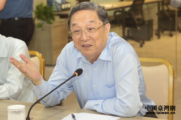 俞正声11日下午来到厦门海沧出席“乐业两岸 创享未来”青创先锋汇交流活动 俞正声11日下午来到厦门海沧出席“乐业两岸 创享未来”青创先锋汇交流活动