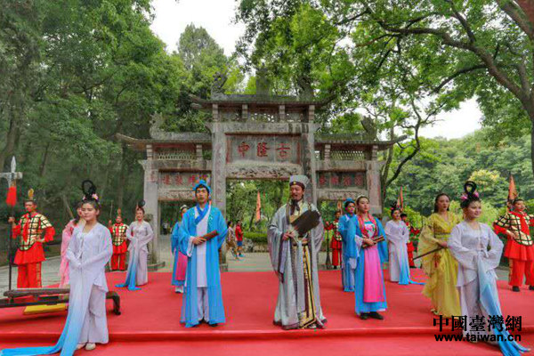 ȫ����ý�۽�������¡�� ̽�����÷�������ͱ�ϥͤ