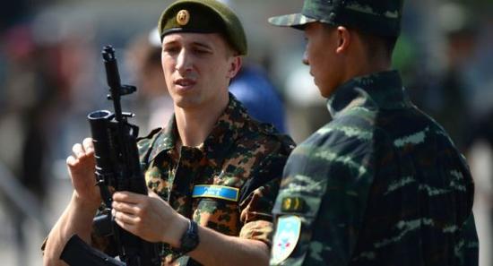 外媒称俄军代表团访华:与解放军交流作战经验 外媒称俄军代表团访华:与解放军交流作战经验