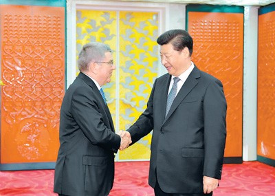 2015��8��22�գ�������ϯϰ��ƽ�ڱ�������������������ʰ�ί����ϯ�ͺա��»�����ߡ����� ��