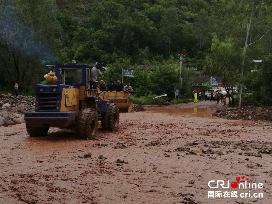 云南元谋发生泥石流灾害 救灾正全力展开 云南元谋发生泥石流灾害 救灾正全力展开