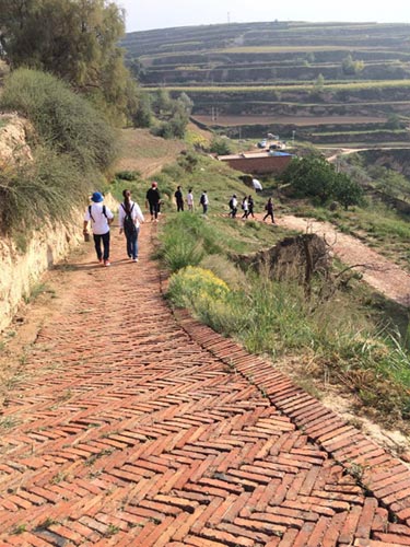 老区人民齐迈步 “私人订制”小康路 老区人民齐迈步 “私人订制”小康路