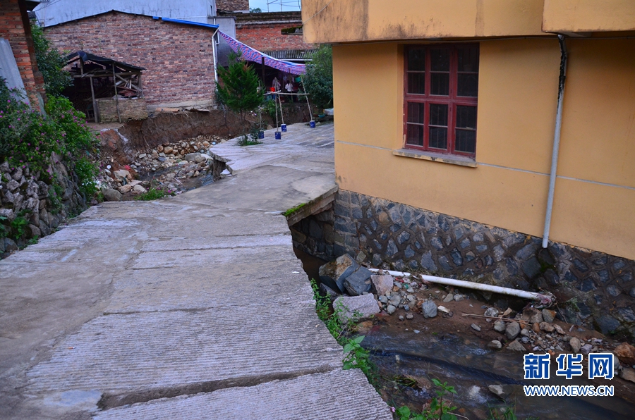 村支书台风天落水牺牲 曾暖了400多个村民的心 村支书台风天落水牺牲 曾暖了400多个村民的心