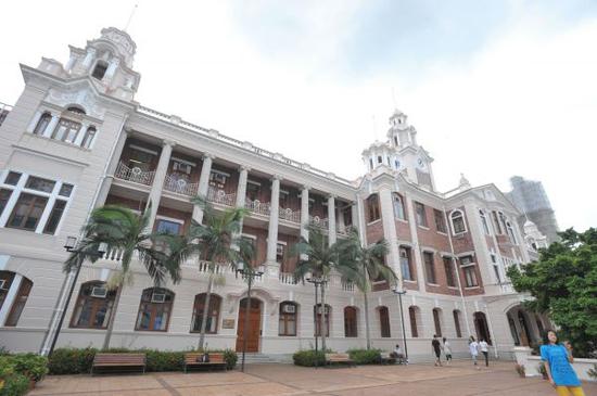 英媒:内地顶尖高校实力甩开香港 科研成绩耀眼 英媒:内地顶尖高校实力甩开香港 科研成绩耀眼