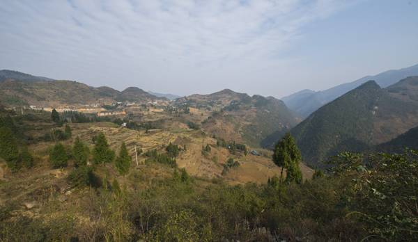 为了全村吃上白米饭,他凿山36年,痛失两位亲人,修了一条“生命之渠”……