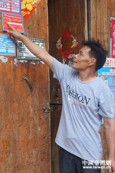 【镜头中的脱贫故事】种桑养蚕助他五年脱贫年入八万(组图) 【镜头中的脱贫故事】种桑养蚕助他五年脱贫年入八万(组图)