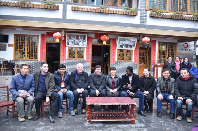 中外学者深入贵州花茂村 感受美丽乡村建设成果