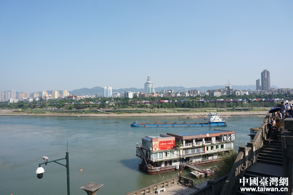 长江公园可见三江交汇口 长江公园可见三江交汇口