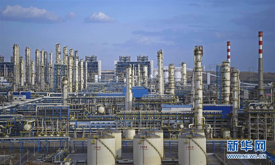 ������60�ꡤͼ�Ļ�������1����ͳ��ҵ������֦�� ���˲�ҵ����˶�����������ķܽ�60��Ѳ��֮��������չƪ