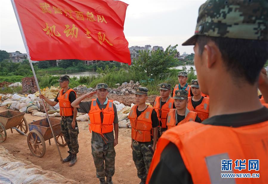 (防汛抗洪·图片故事)(5)千里驰援 老兵“归队”