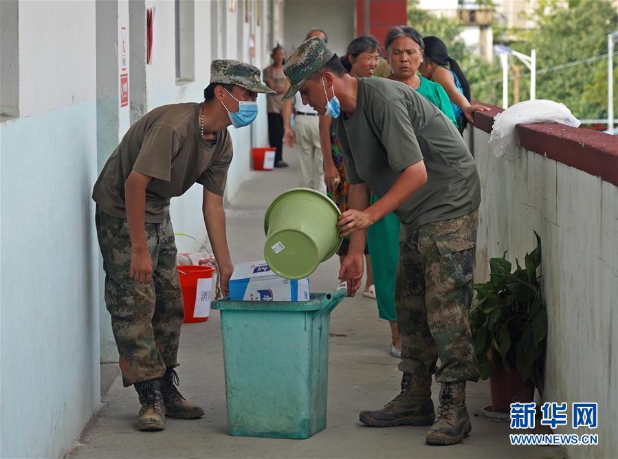 (防汛抗洪·图片故事)(9)千里驰援 老兵“归队”