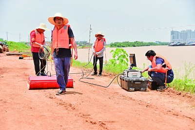 ������Ա������ͦ���ڷ�Ѵ����һ��