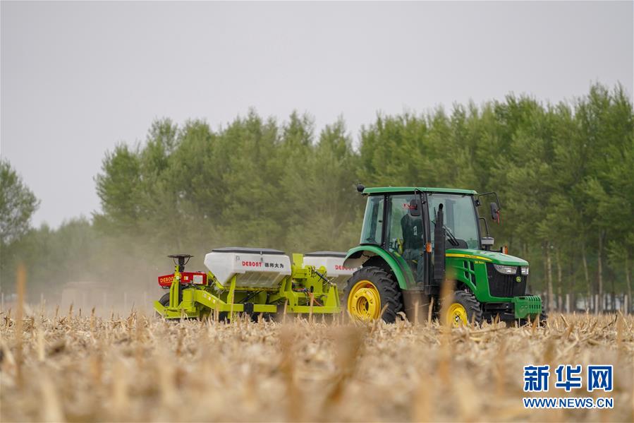 (在习近平新时代中国特色社会主义思想指引下——新时代新作为新篇章·习近平总书记关切事·图文互动)(7)为黑土加“油”——“耕地中的大熊猫”,我们这样保护