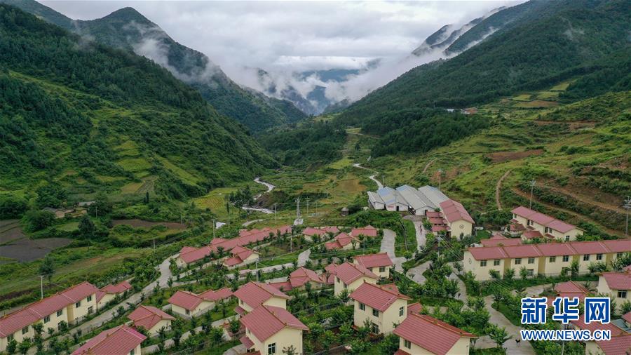 (决战决胜脱贫攻坚·督战未摘帽贫困县·图文互动)(2)12000多个“火种”点亮大凉山