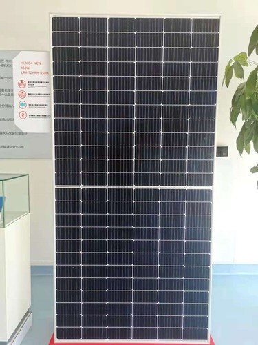 位于华坪的丽江隆基车间。人民政协网记者 付振强 摄