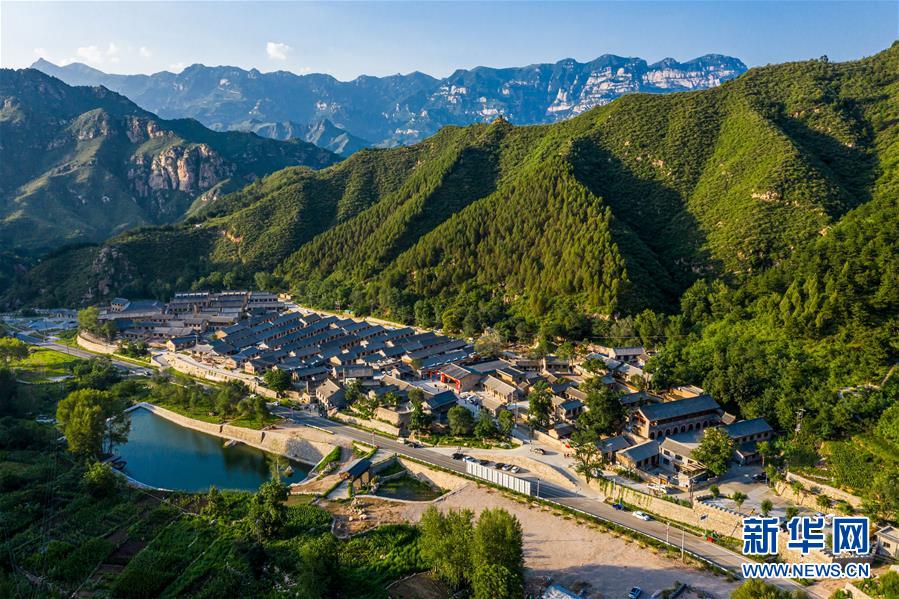 ���»�ȫýͷ����С��Բ�Ρ�ͼ�Ļ�������1���ֺ�ʷʫҫǧ���д���й������������й�����ȫ�潨��С�����֮��