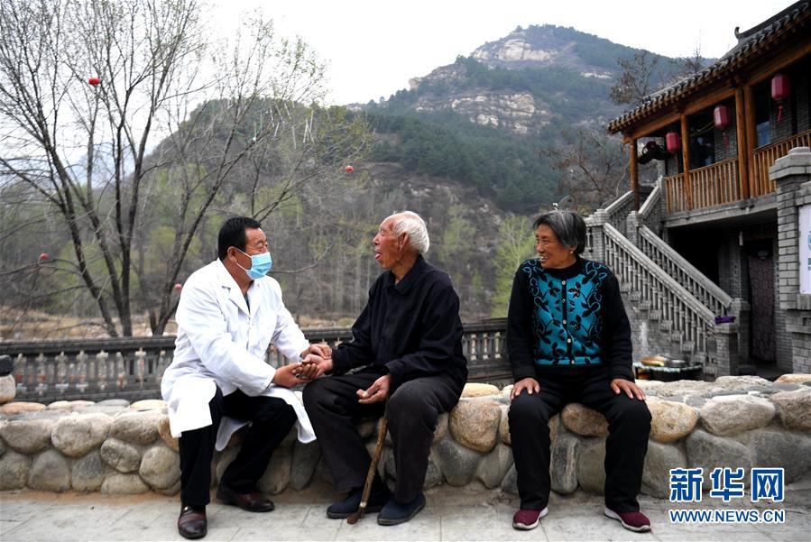 ���»�ȫýͷ����С��Բ�Ρ�ͼ�Ļ�������2���ֺ�ʷʫҫǧ���д���й������������й�����ȫ�潨��С�����֮��