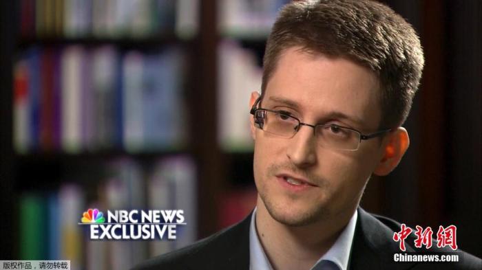 资料图:2014年5月29日消息,“棱镜门”曝光者爱德华·斯诺登日前接受了美国全国广播公司(NBC)的独家采访。在访问中,斯诺登称他曾在美国情报机构的安排下在海外执行卧底任务,并曾做过从前线到高层的各项工作。此外,他还就自己目前逃亡海外的状况表示,如果他能够去世界上的任何地方,那么他想去的地方就是自己的家。