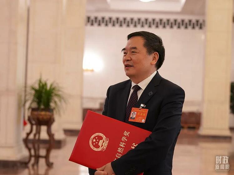 时政新闻眼丨这场最高规格的科技奖励大会,折射了哪些新变化?