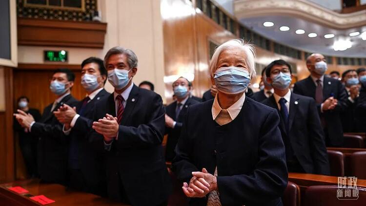 时政新闻眼丨这场最高规格的科技奖励大会,折射了哪些新变化?