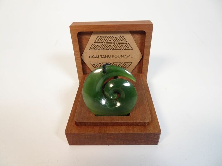 外交最前排丨在这场多边会议上,这条蓝色披肩有故事