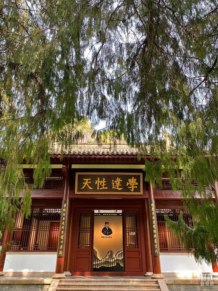  ��2021��3�£�ϰ��ƽ�ڸ�������԰����ʱ��ָ����Ҫ��ʱ�����񼤻��л����㴫ͳ�Ļ���������������̨���Ӽ������������㣩