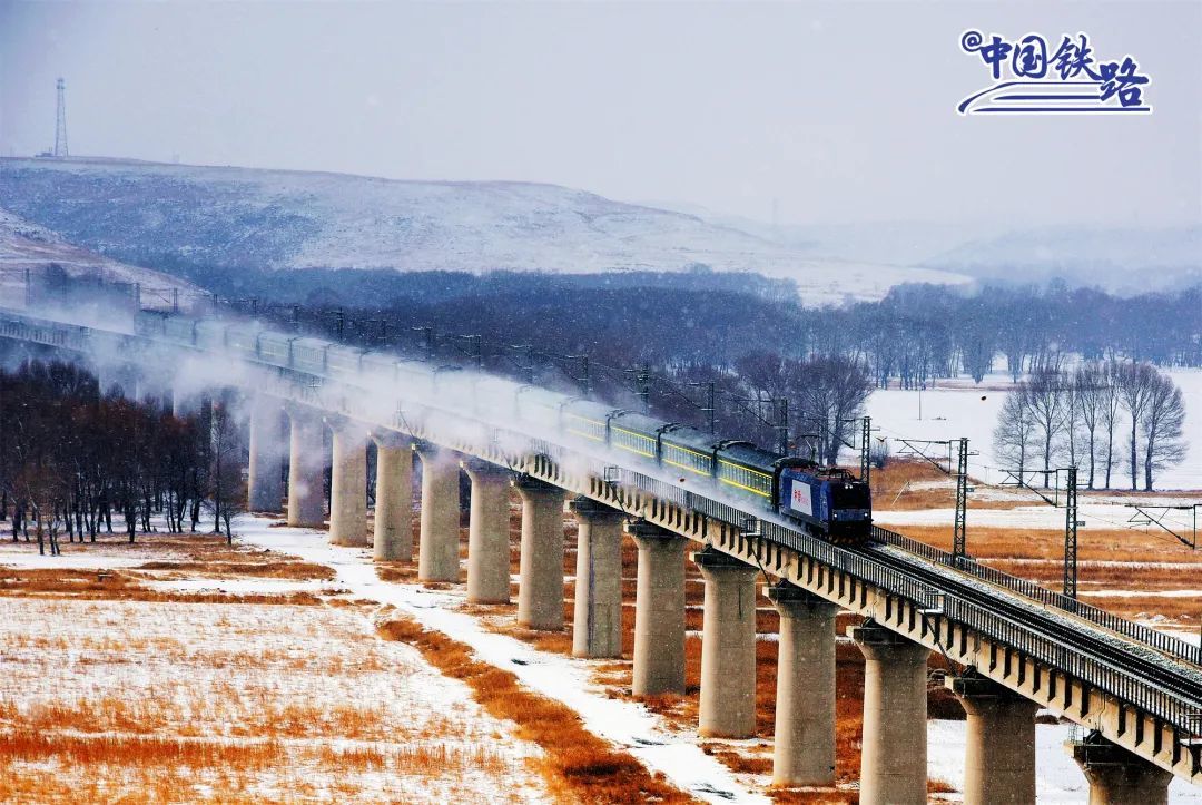 һ���ÿ��г���ʻ�������첼�а����Ӷ����ش����ϡ��Ͷ�Ȫ ��