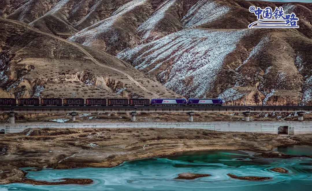 ���ú����ʻ�ڴ�׼��·ʮ�Ź�����ع����䡣��� ��