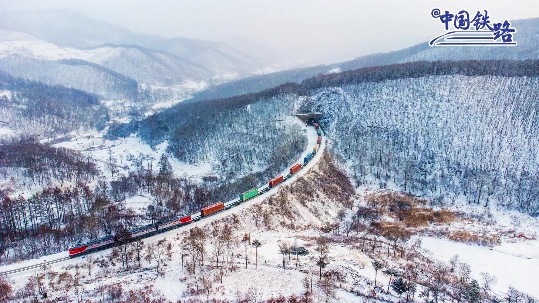 ��ŷ�������ֺ�ѩԭ�д��С�����ΰ ��