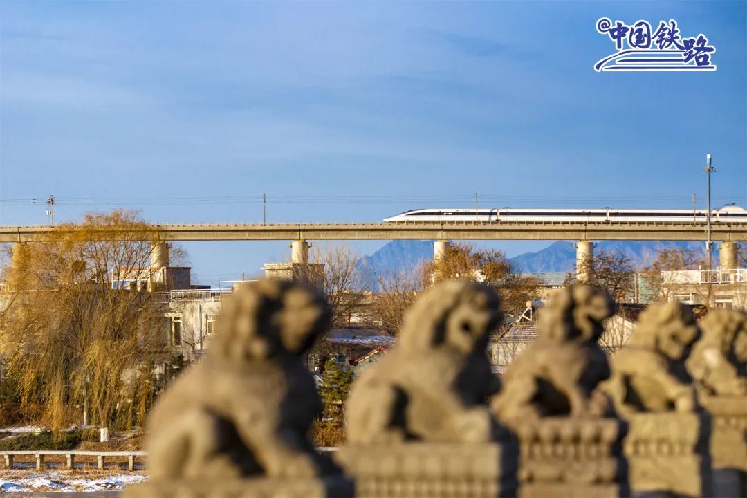 һ�ж������г�ʻ��¬���š��ε�Զ ��